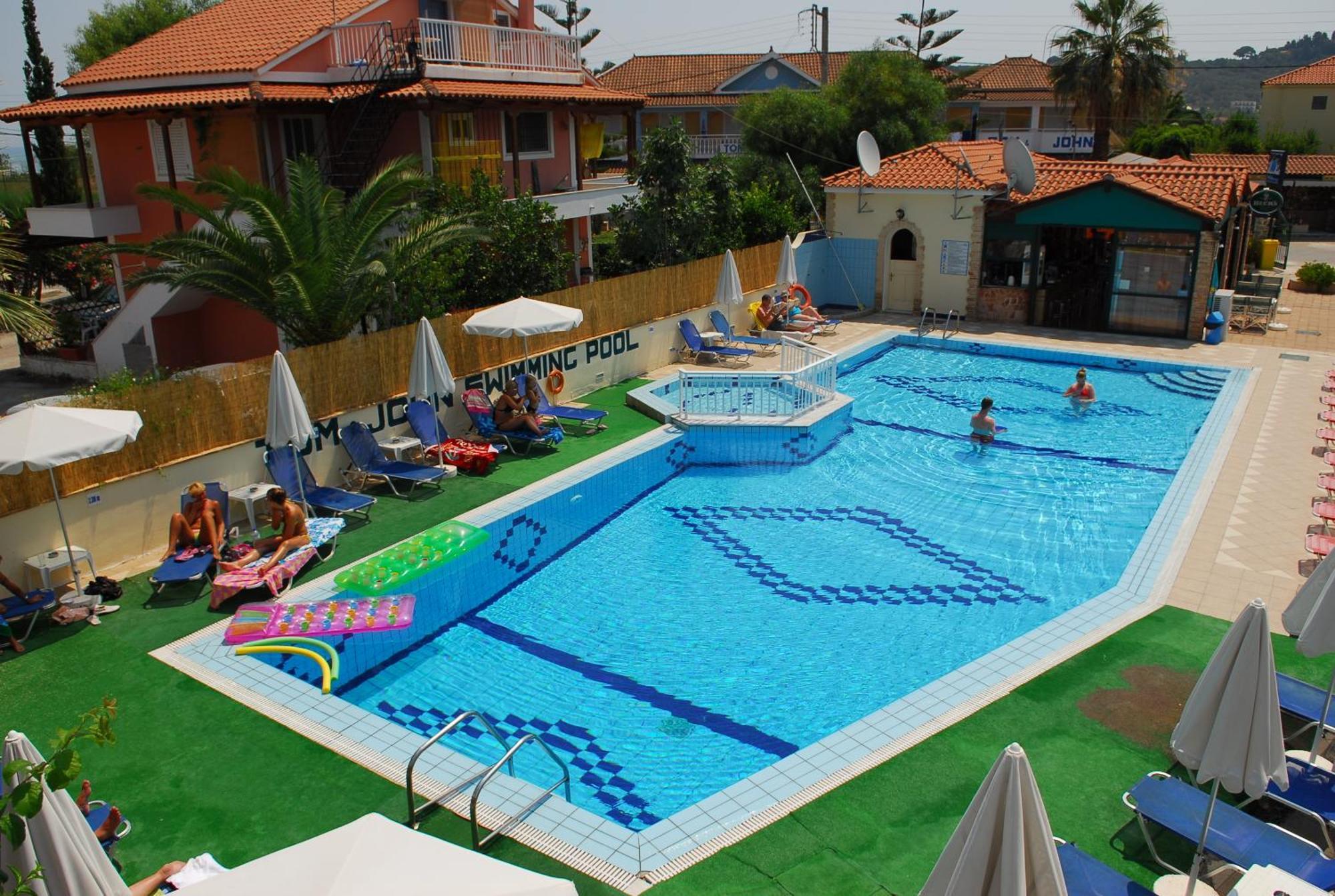 Tom & John Center Aparthotel Tsilivi  Exterior photo